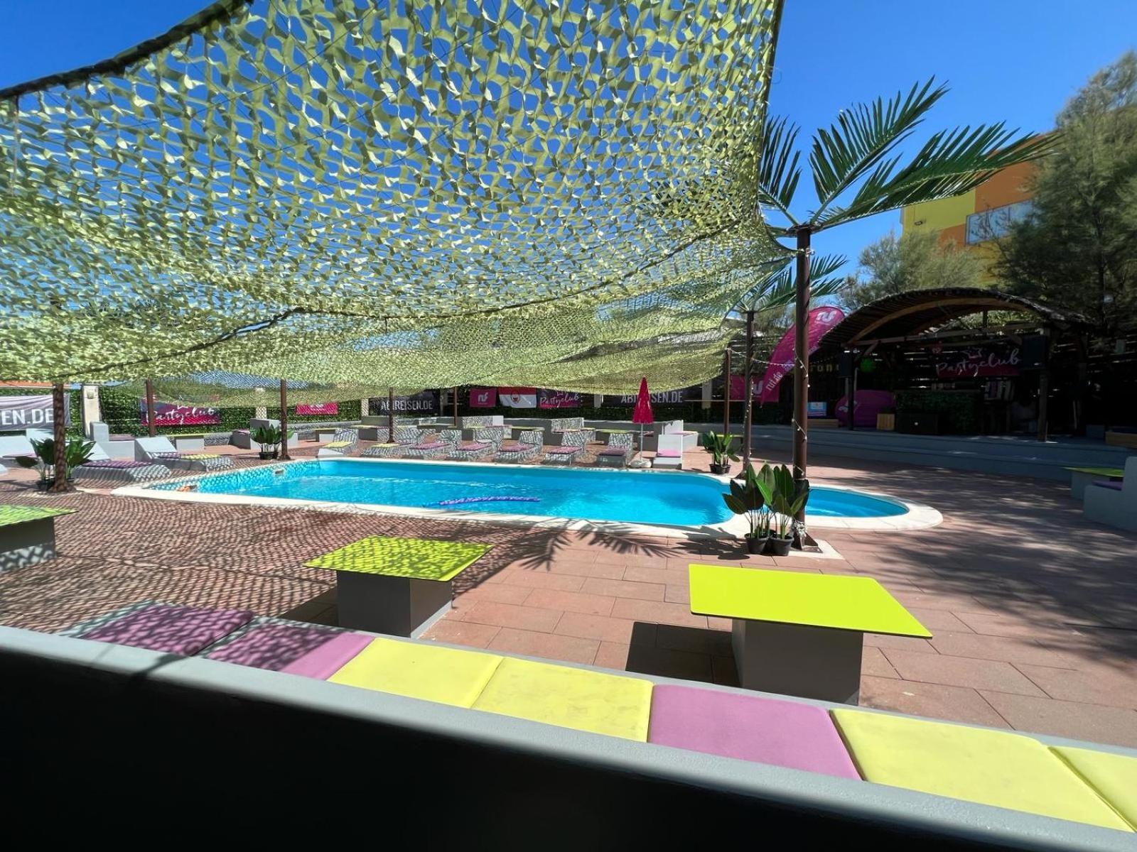 Hostel Zrce All Inclusive- All You Can Drink And Eat! (Adults Only) Novalja Exterior foto