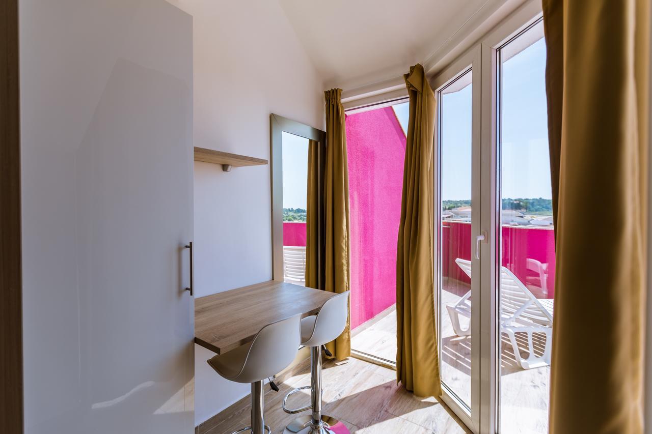 Hostel Zrce All Inclusive- All You Can Drink And Eat! (Adults Only) Novalja Exterior foto